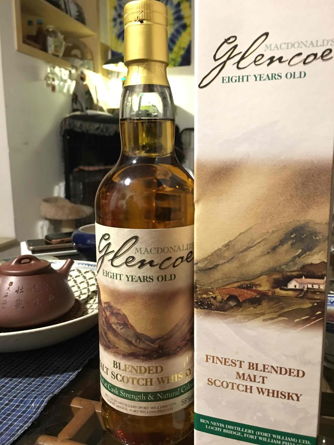 初品，很麦卡伦的一款高地原酒58%！闻香浓郁枣甜和皮革味，入口花香味，香草味，焦糖感，最后忆苦思甜，回味悠长，，，，，，，班尼维丝8年原桶混麦雪桶强<img src='https://sdata.whiskyworm.com/xcxpics/emoji_5.png' class='emoji' />
