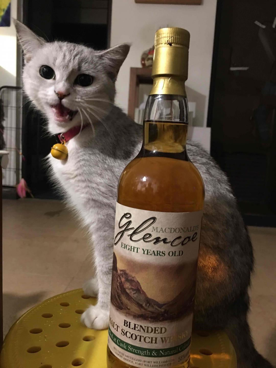 初品，很麦卡伦的一款高地原酒58%！闻香浓郁枣甜和皮革味，入口花香味，香草味，焦糖感，最后忆苦思甜，回味悠长，，，，，，，班尼维丝8年原桶混麦雪桶强<img src='https://sdata.whiskyworm.com/xcxpics/emoji_5.png' class='emoji' />