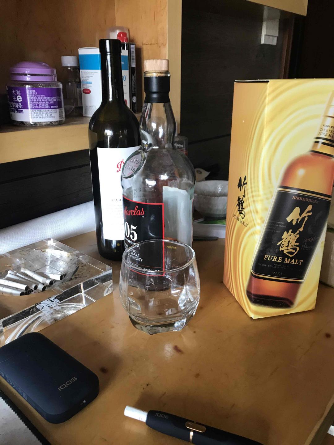 花格还没喝完，又到了五瓶竹鹤。。。要喝死的节奏