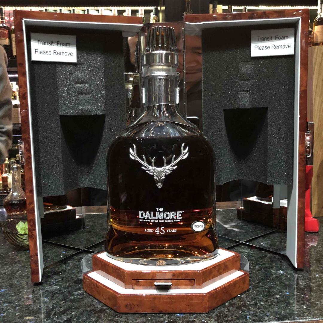 Dalmore 45YO到手，美美的<img src='https://sdata.whiskyworm.com/xcxpics/emoji_13.png' class='emoji' />