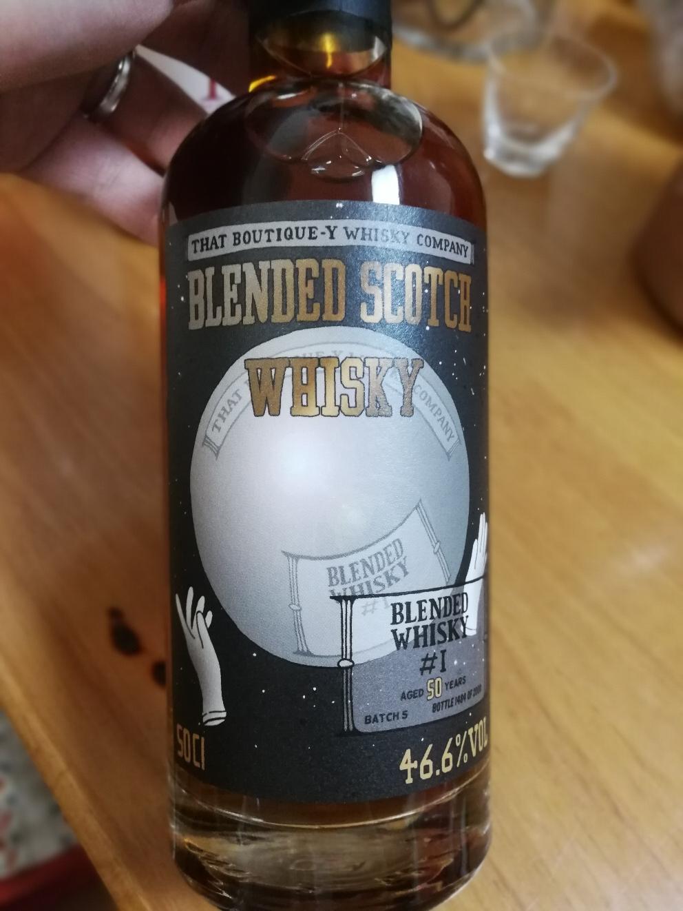 终于忙完婚礼了，很久没买酒了，入了两支酒嘻嘻