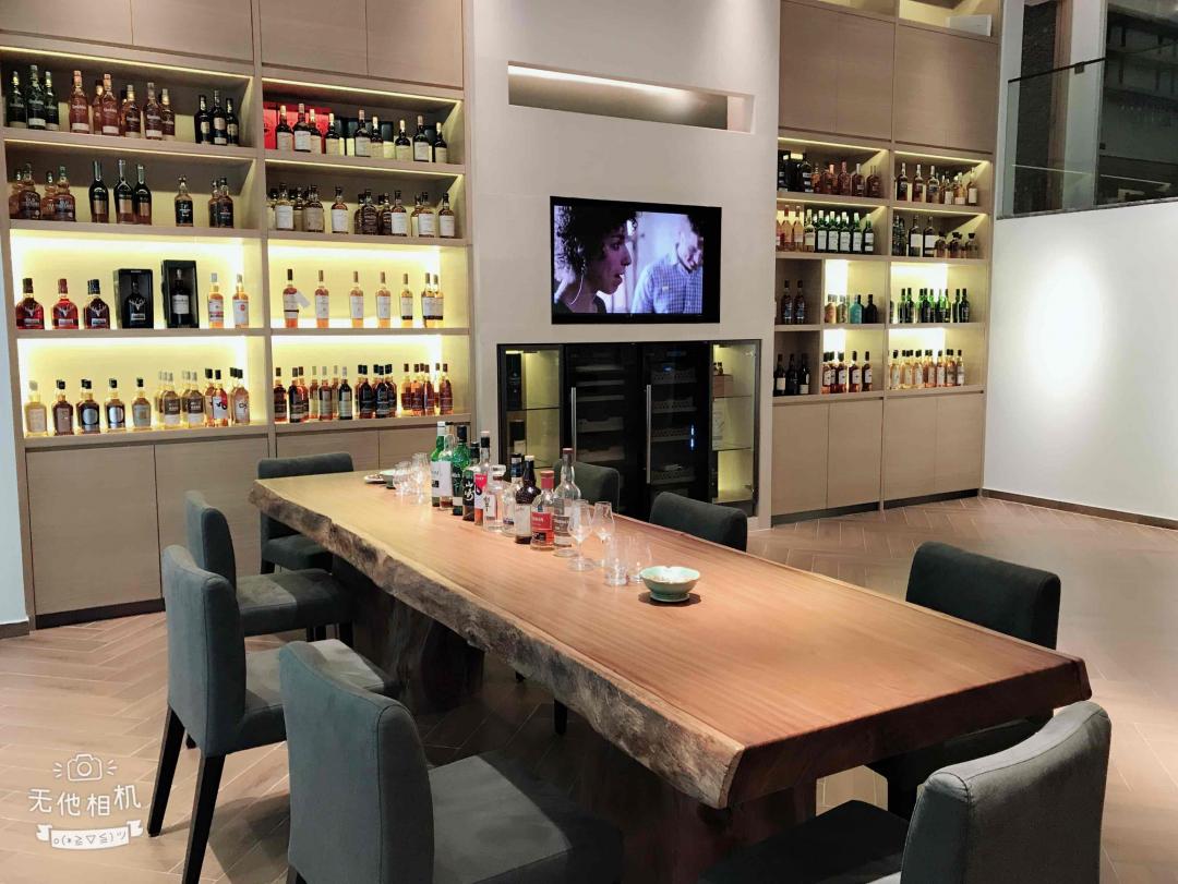 深圳市左巷右巷威士忌酒庄