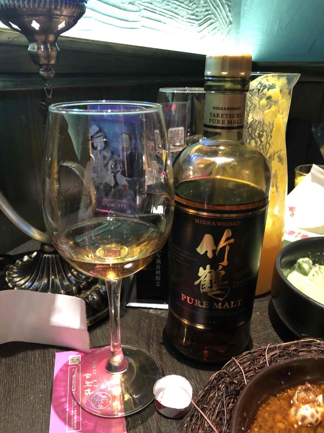 妹纸说，竹鹤比大鼻子好喝<img src='https://sdata.whiskyworm.com/xcxpics/emoji_16.png' class='emoji' /><img src='https://sdata.whiskyworm.com/xcxpics/emoji_16.png' class='emoji' />