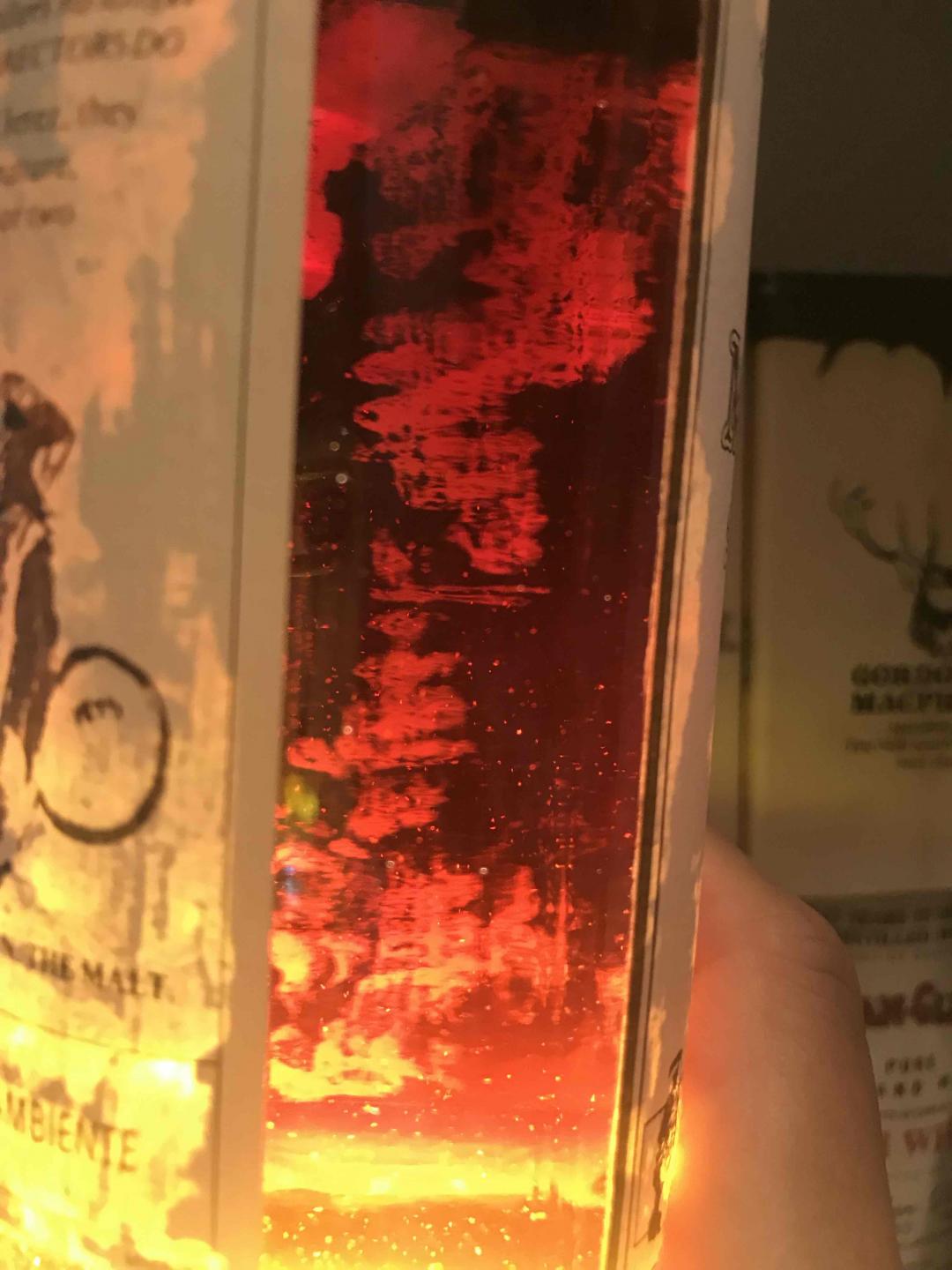 请问各位大神，这是换标还是？？