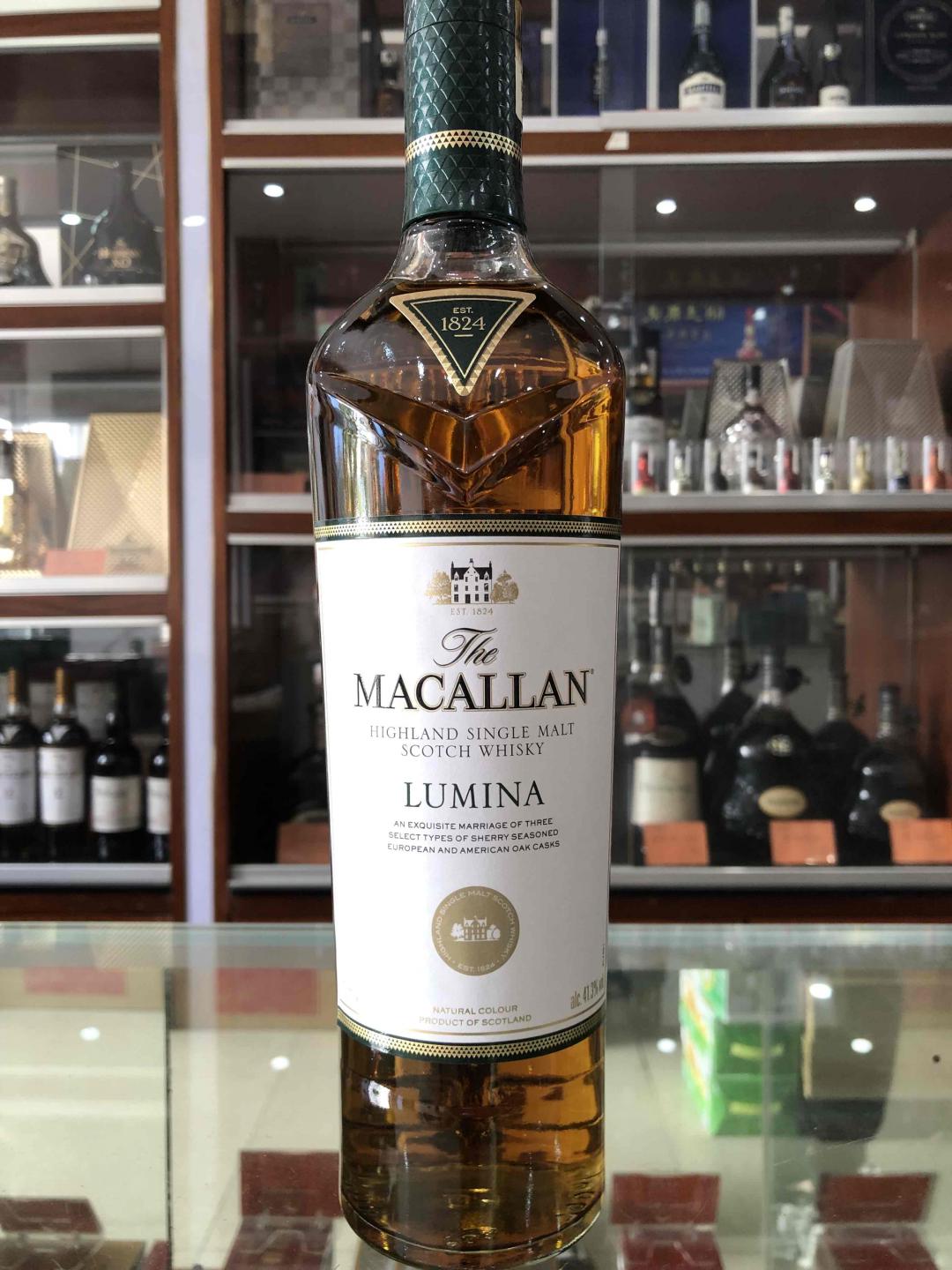 很辛苦的从香港免税店带回来，过深圳关时一人拿两瓶还被罚了330<img src='https://sdata.whiskyworm.com/xcxpics/emoji_6.png' class='emoji' /><img src='https://sdata.whiskyworm.com/xcxpics/emoji_6.png' class='emoji' /><img src='https://sdata.whiskyworm.com/xcxpics/emoji_6.png' class='emoji' />