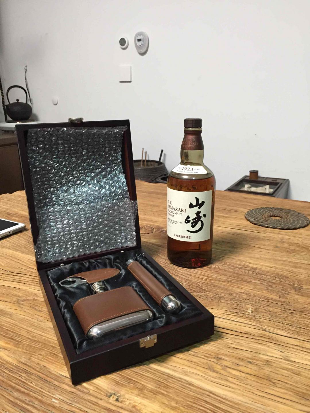 好朋友送了一套 明天带上出行<img src='https://sdata.whiskyworm.com/xcxpics/emoji_5.png' class='emoji' />