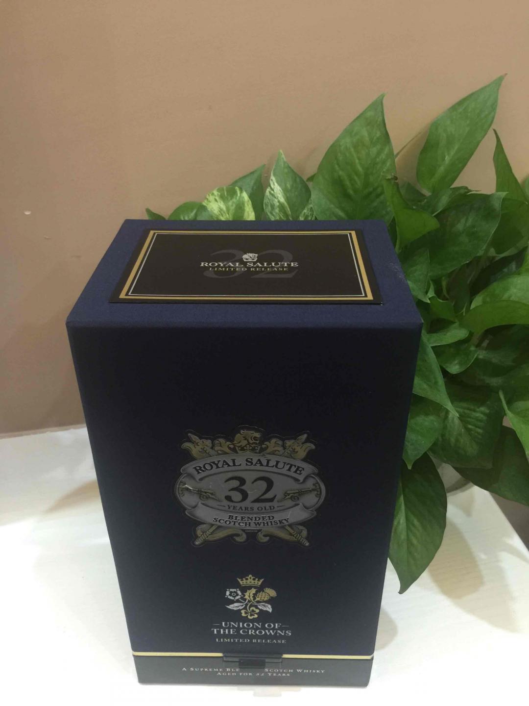 刚到，皇家礼炮32年限量版！