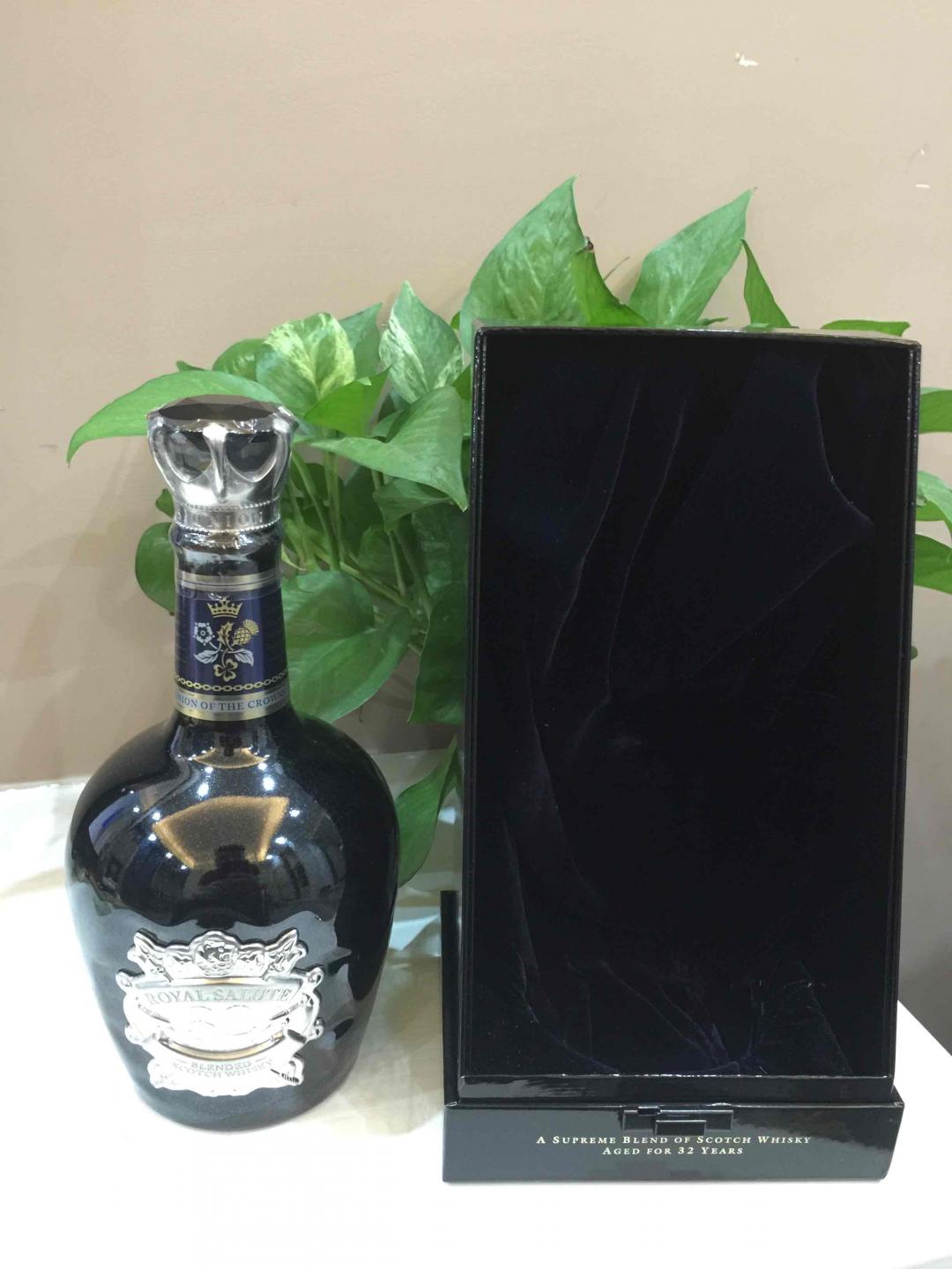 刚到，皇家礼炮32年限量版！