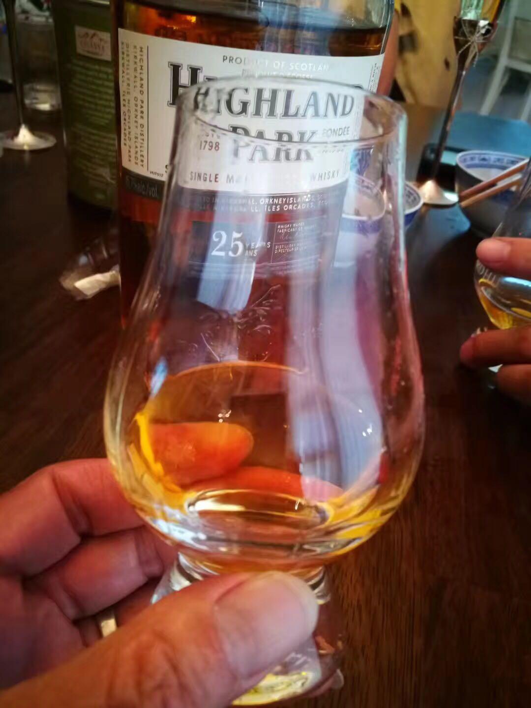 坑王驾到，25往上的赶紧鸟兽散啊<img src='https://sdata.whiskyworm.com/xcxpics/emoji_19.png' class='emoji' />