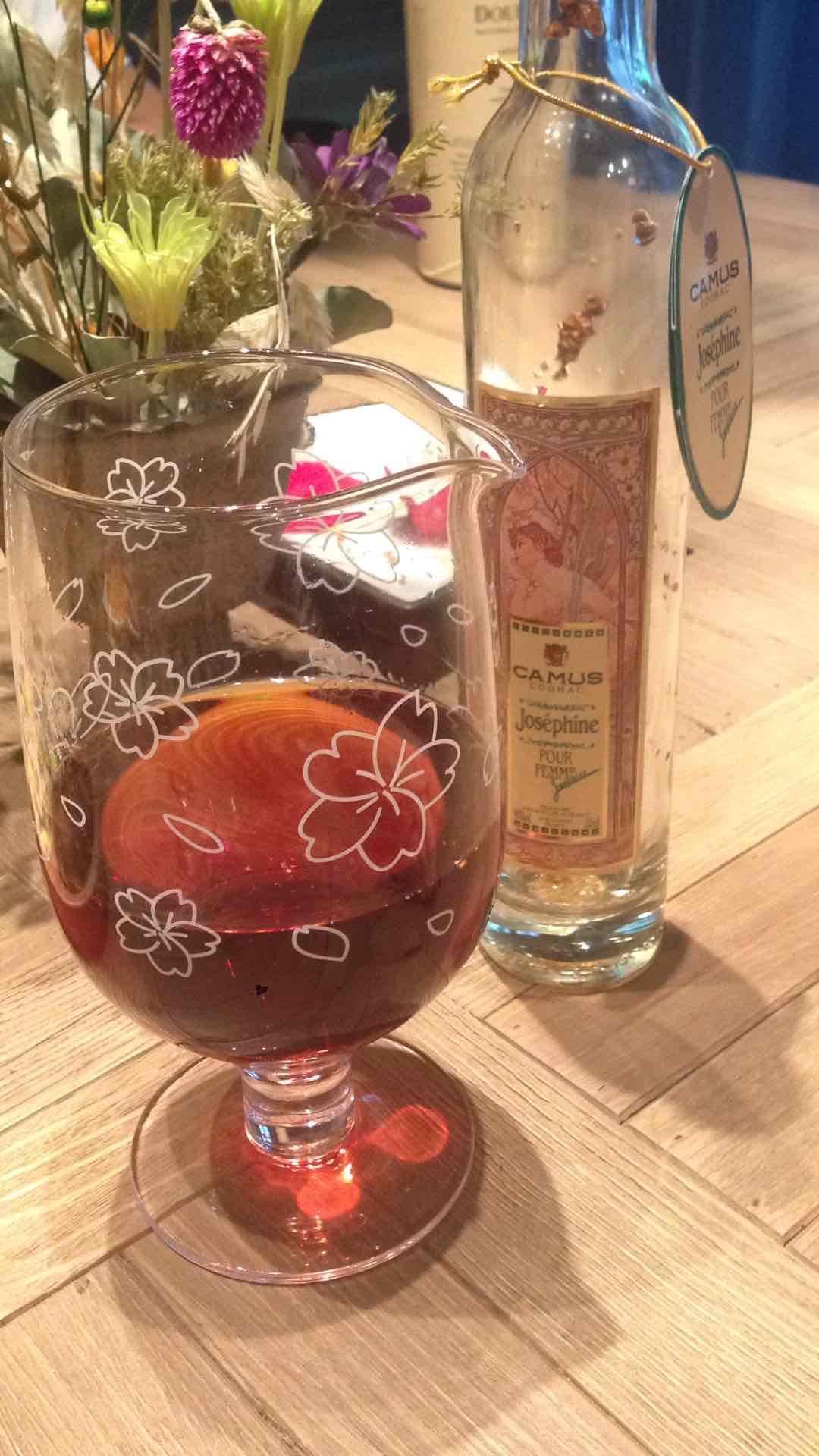 喝一杯，这个杯子怎么样<img src='https://sdata.whiskyworm.com/xcxpics/emoji_14.png' class='emoji' />