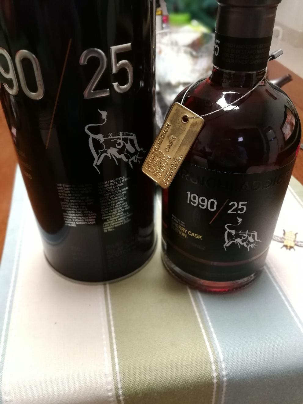 最新的30年搞不动，只能让妹子帮我撸一瓶25年的了。