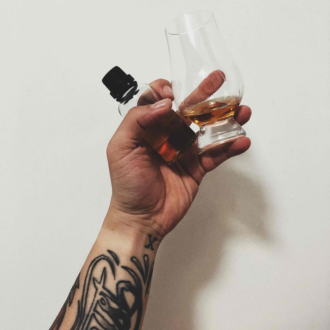 酒入各喉 自己喜欢就好