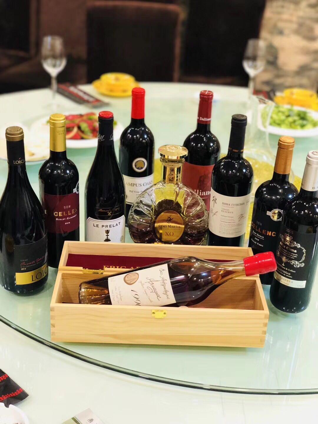 继续看别人喝酒