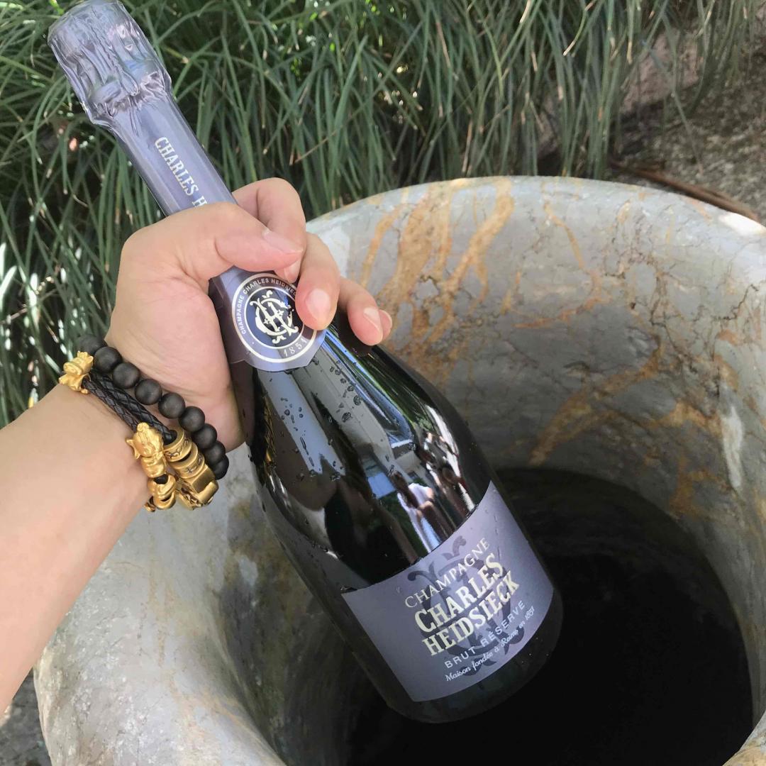 舒服的一天，雪莉怪兽，太湖边的虾，自摘的枇杷，井水冰镇的香槟西瓜火龙果～