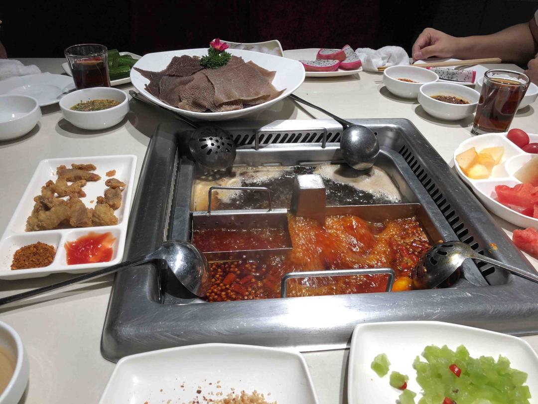 有点烦，找人喝酒。