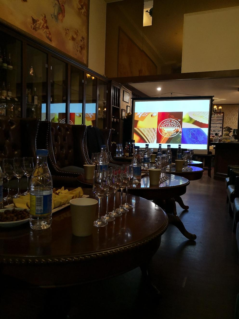 在东莞柏成吧，帝吉亚欧品鉴会