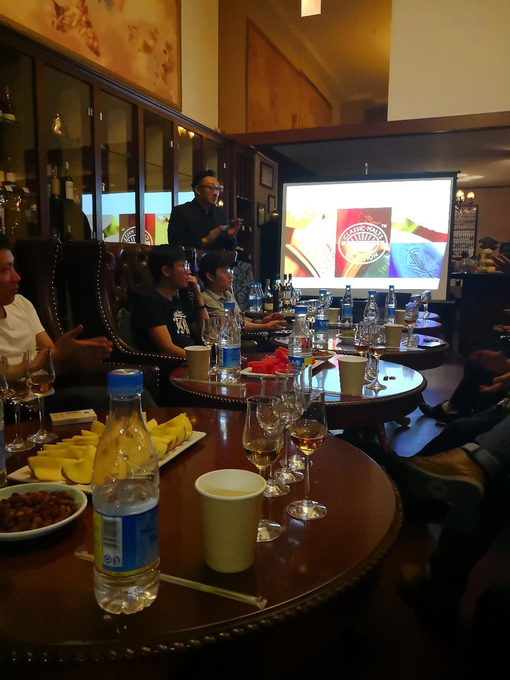 在东莞柏成吧，帝吉亚欧品鉴会