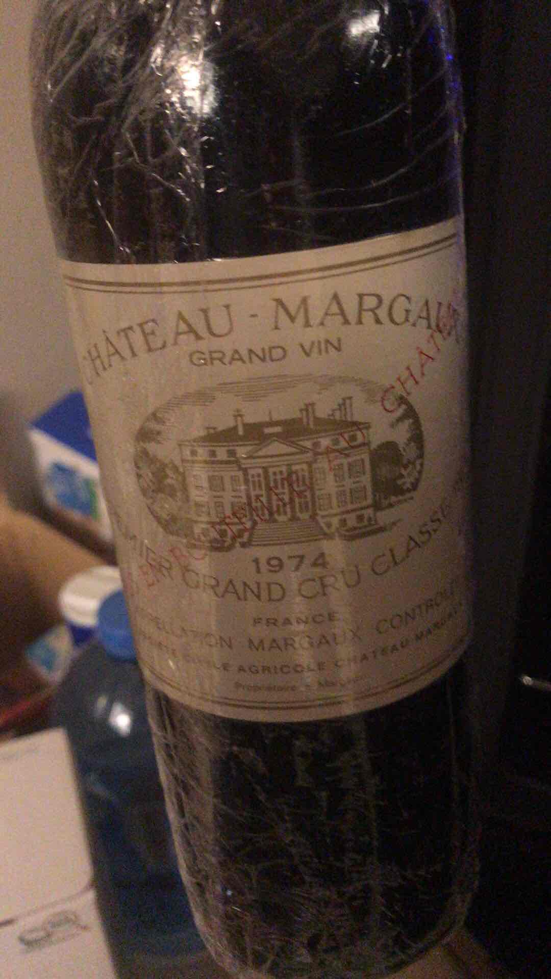 喝酒的正确方式。人多是开红酒还是威士忌？