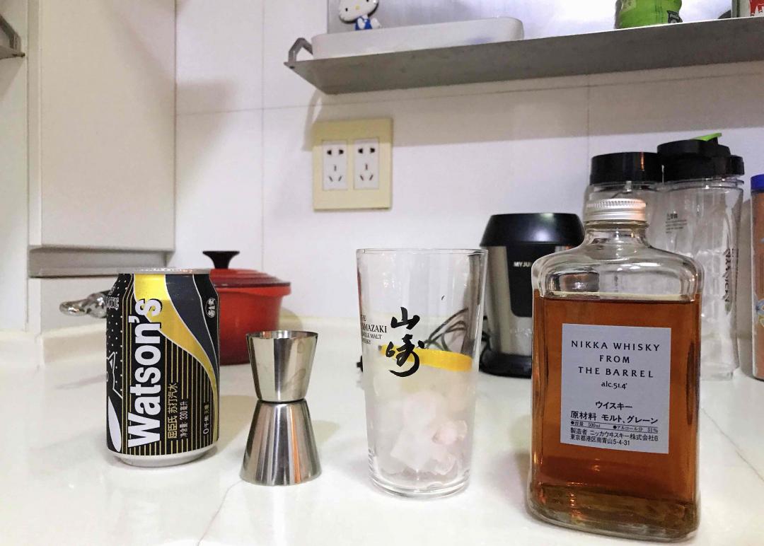 自己做了一杯highball<img src='https://sdata.whiskyworm.com/xcxpics/emoji_83.png' class='emoji' /><img src='https://sdata.whiskyworm.com/xcxpics/emoji_83.png' class='emoji' />