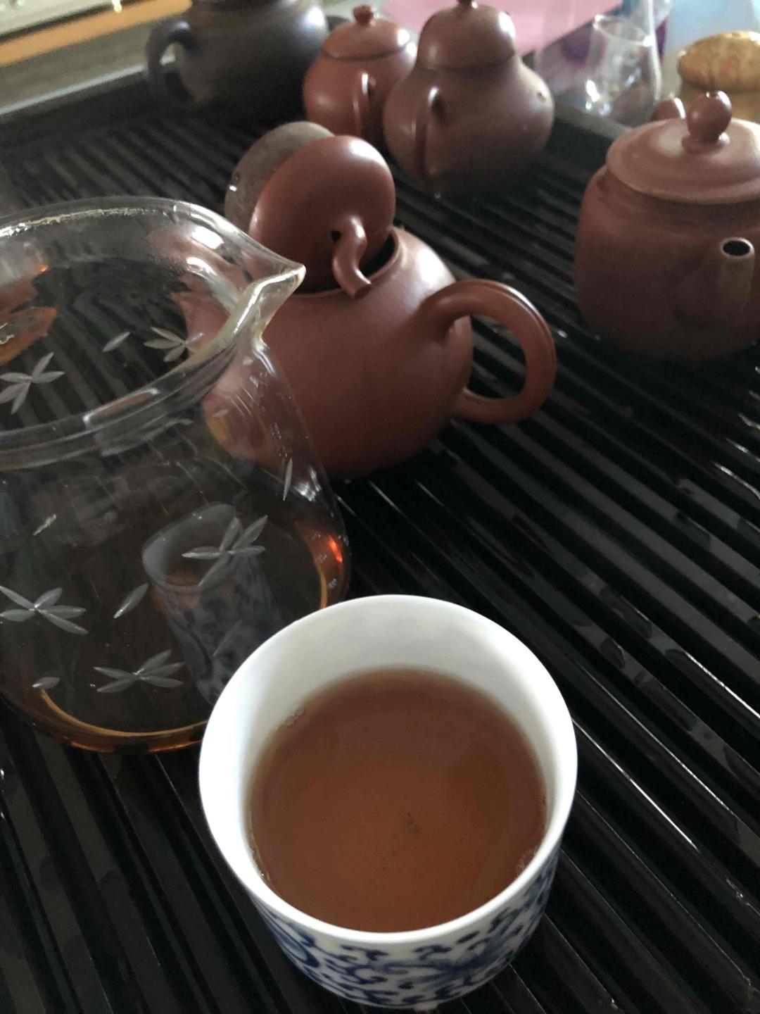 面对高温天气，先喝茶，再喝酒<img src='https://sdata.whiskyworm.com/xcxpics/emoji_30.png' class='emoji' />