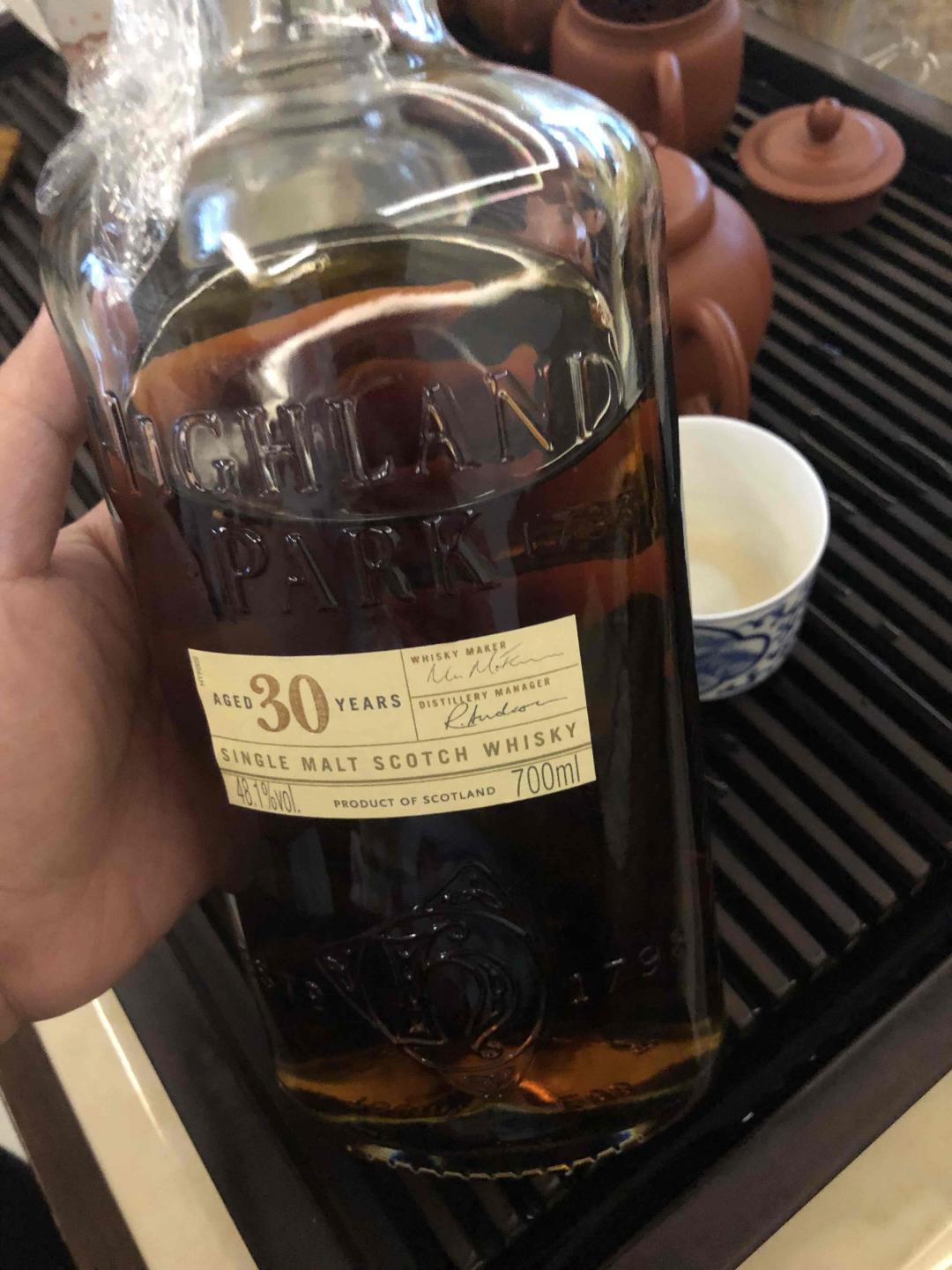 面对高温天气，先喝茶，再喝酒<img src='https://sdata.whiskyworm.com/xcxpics/emoji_30.png' class='emoji' />