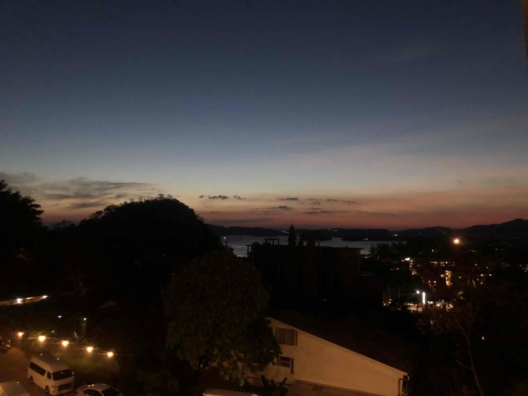 请教各位 拉佛格10年 搭配什么一起品比较好