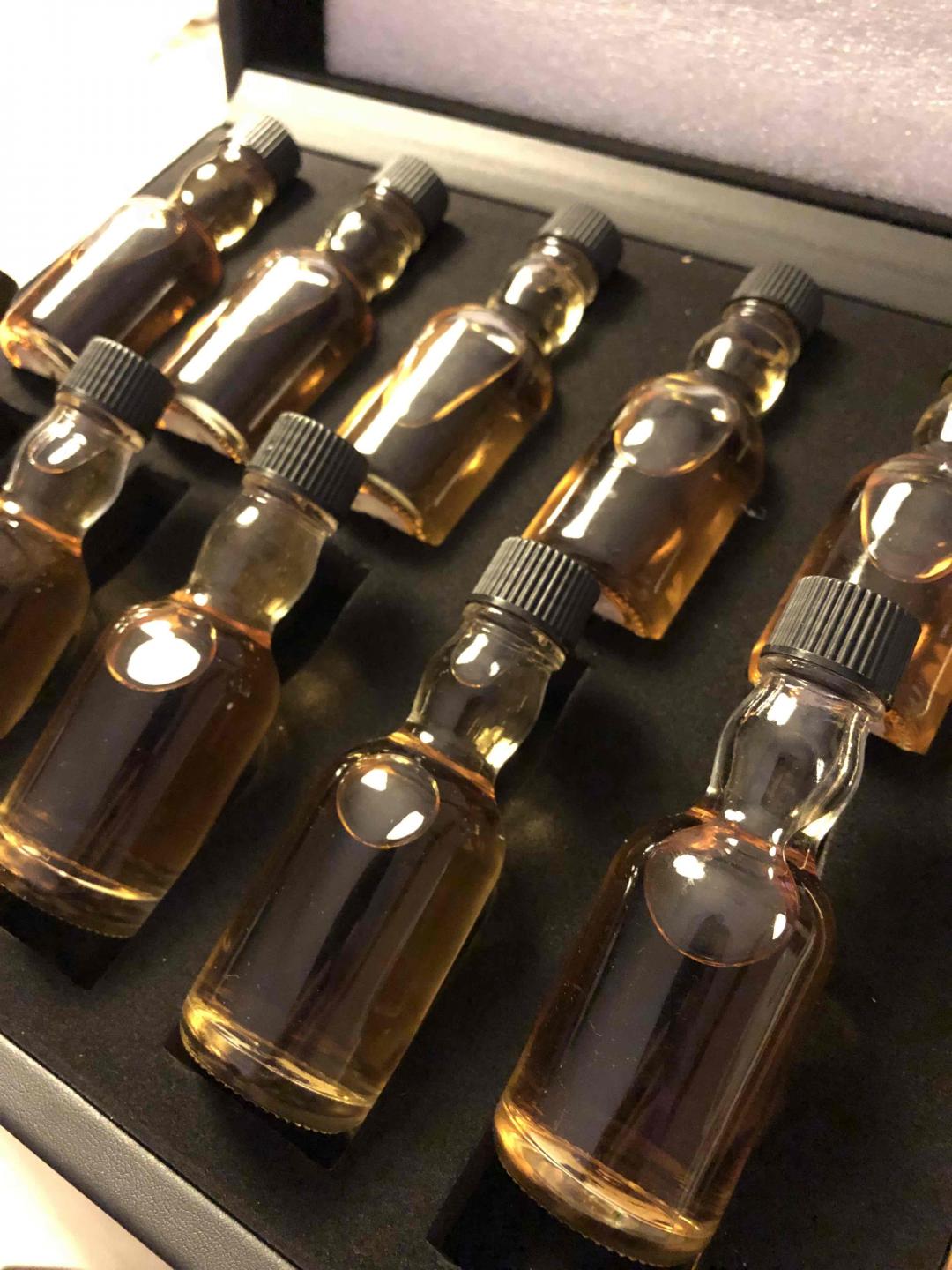 从颜色来看……