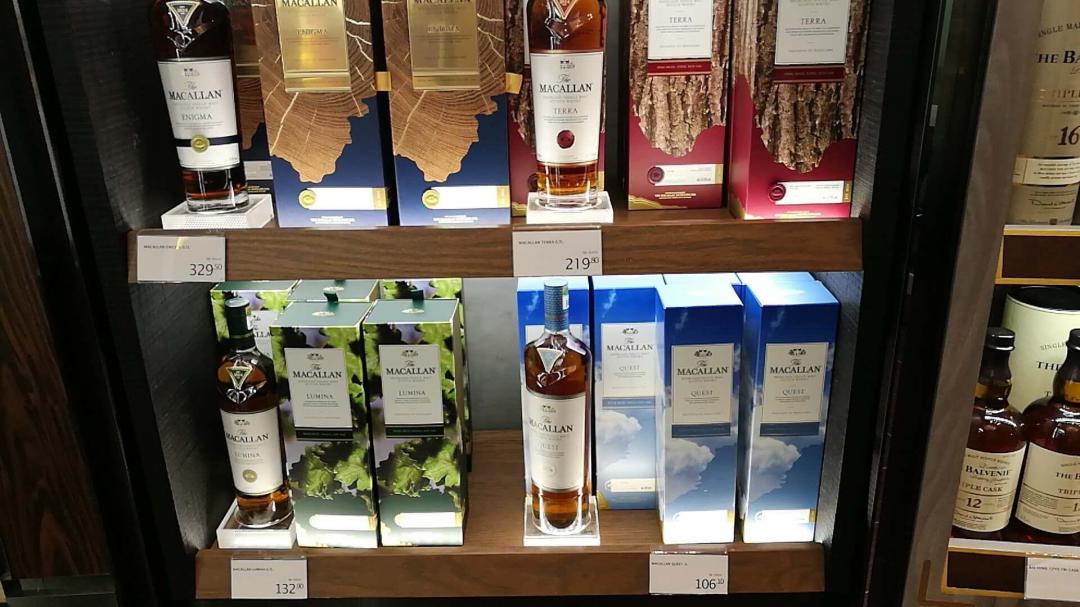 新加波机场品种还是很多啊