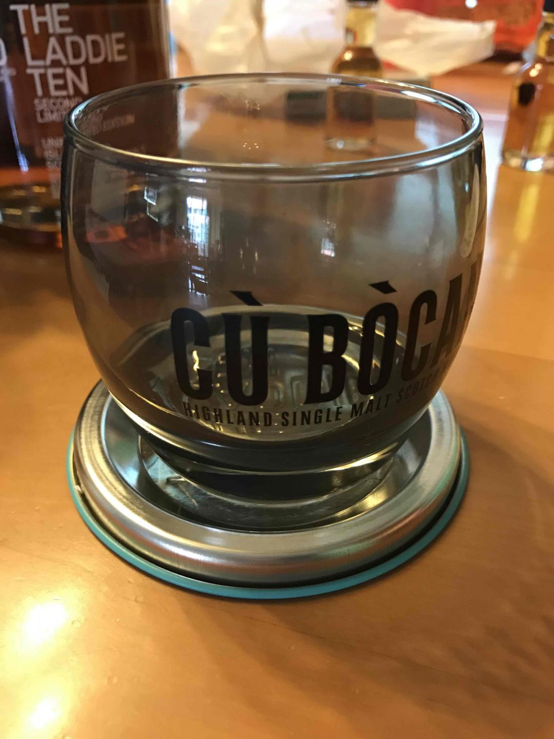 这杯子还挺酷。