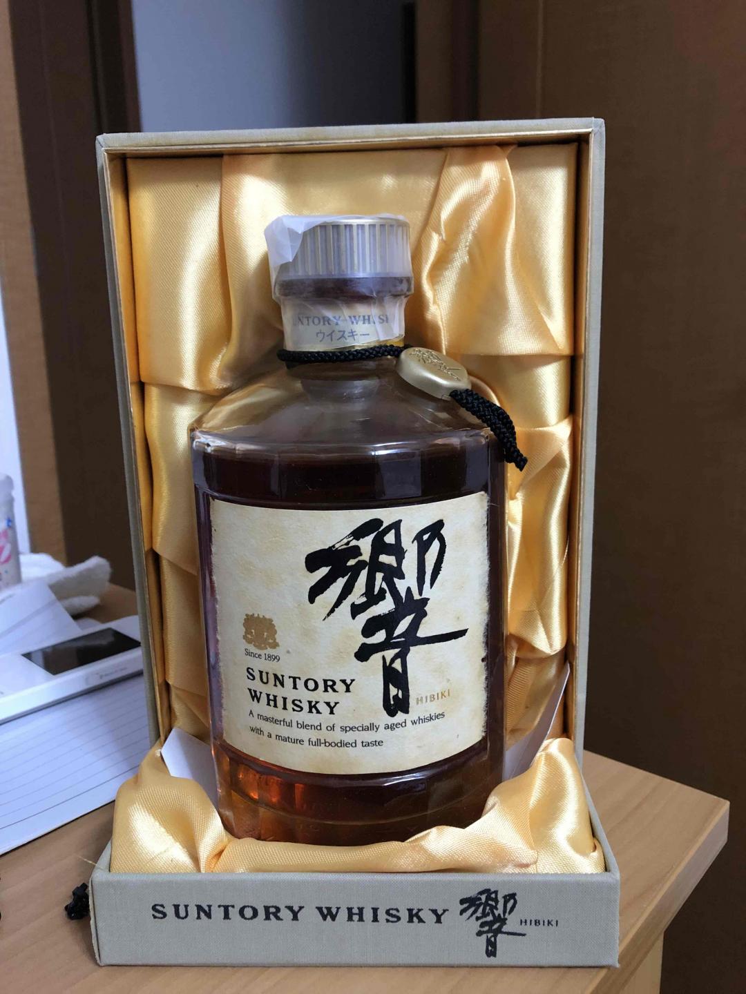 這二天要搬家在家裡整理出一瓶初代響17 有點激動 看看去年的價格真想抽自己