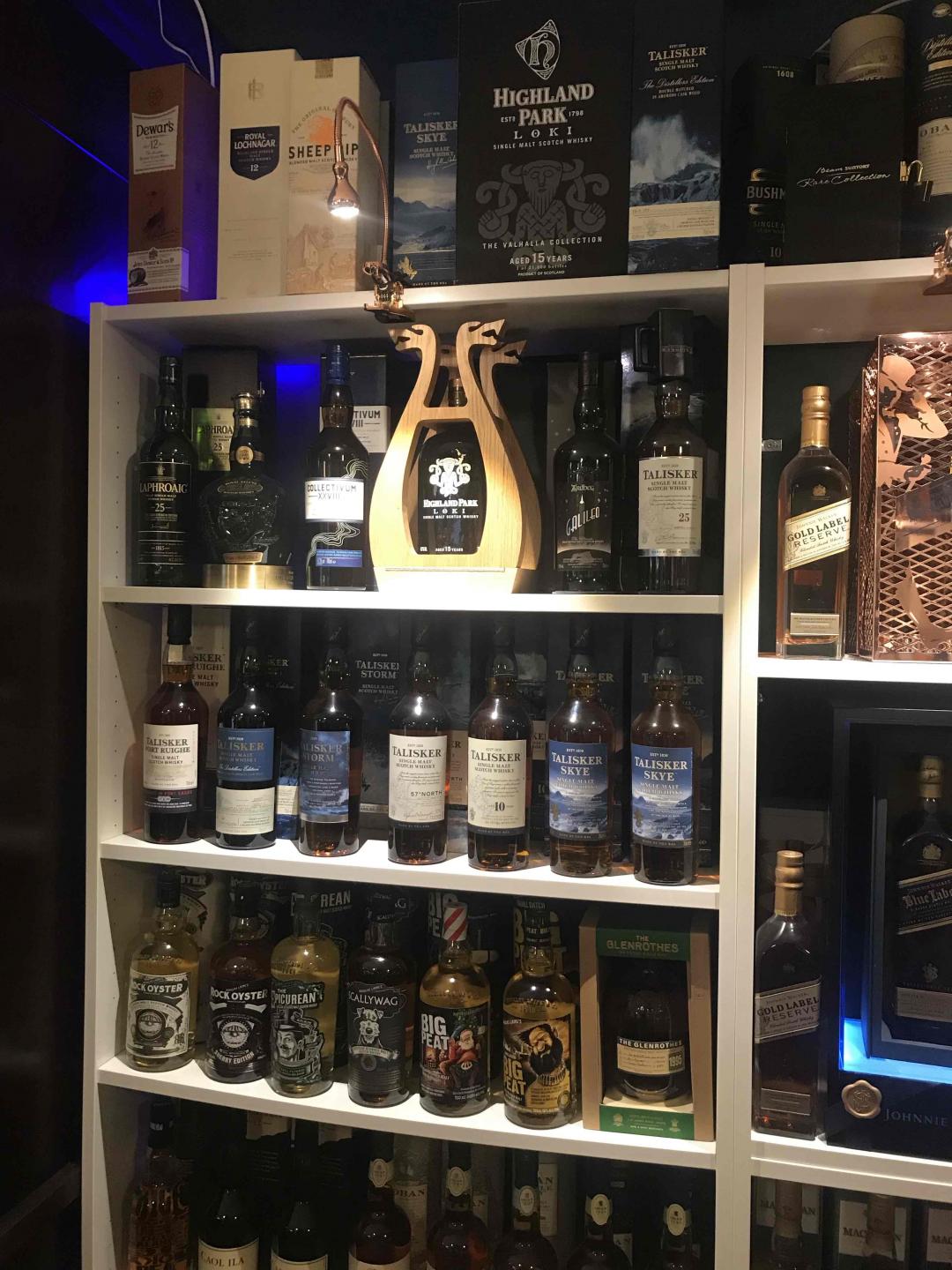 今天走了三家店，看的眼花缭乱，明显感觉知识不够用，后来只能找了几瓶熟悉的日威，价格低于国内和日本