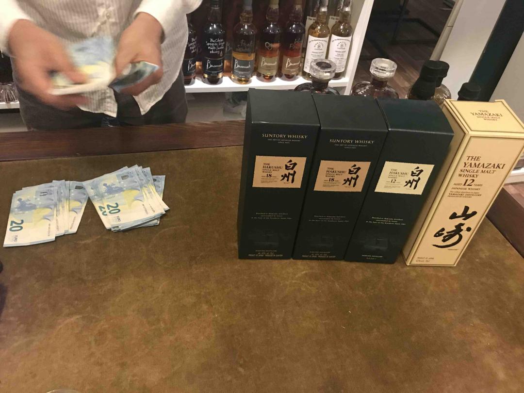 今天走了三家店，看的眼花缭乱，明显感觉知识不够用，后来只能找了几瓶熟悉的日威，价格低于国内和日本