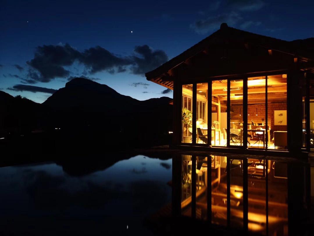 爱喝威的死女子