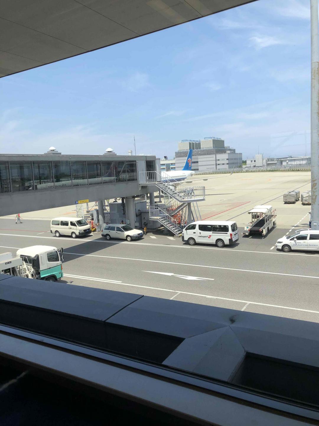 为什么照片上没有酒<img src='https://sdata.whiskyworm.com/xcxpics/emoji_15.png' class='emoji' />因为大阪机场就没有威士忌🥃在卖<img src='https://sdata.whiskyworm.com/xcxpics/emoji_21.png' class='emoji' />