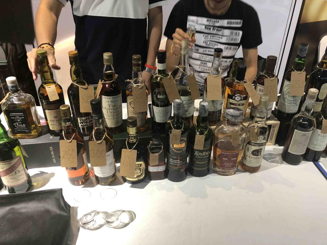 昨天现场一下子就喝多了