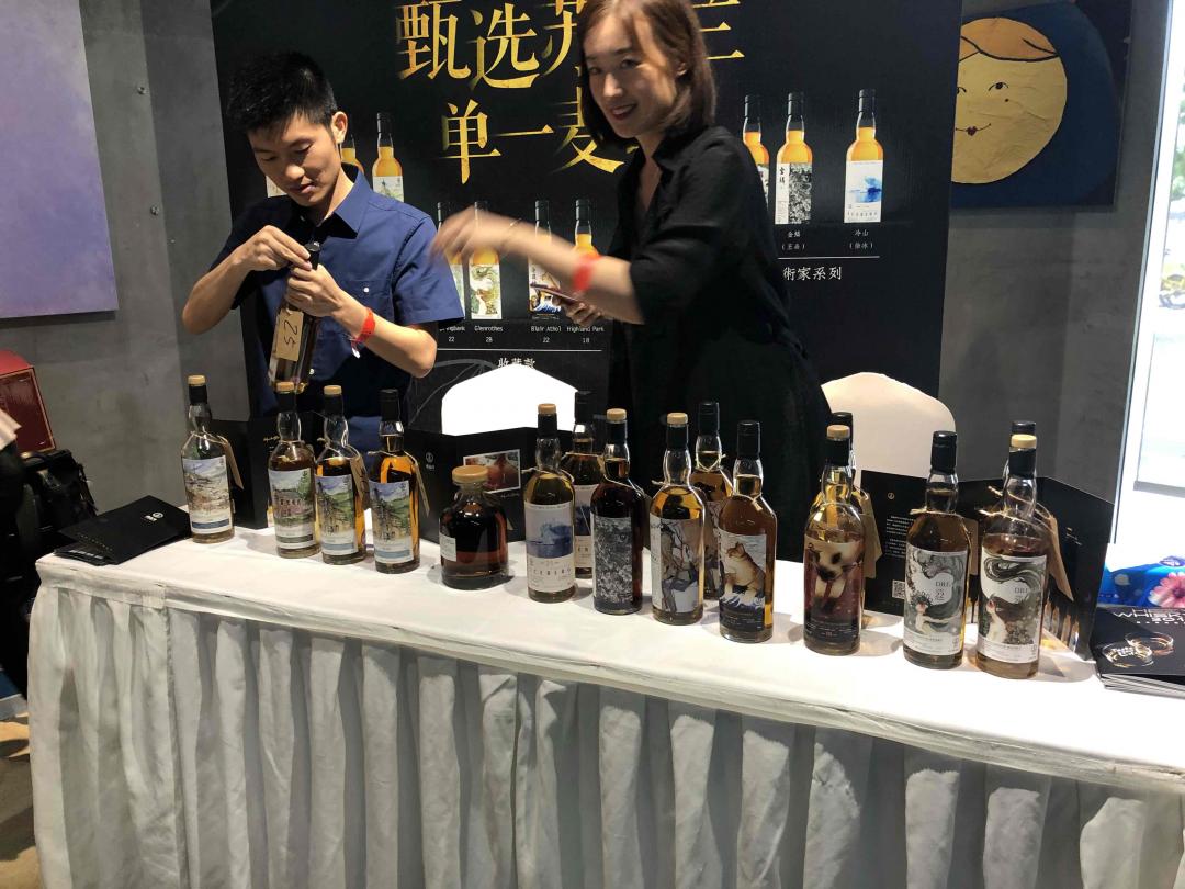 昨天现场一下子就喝多了