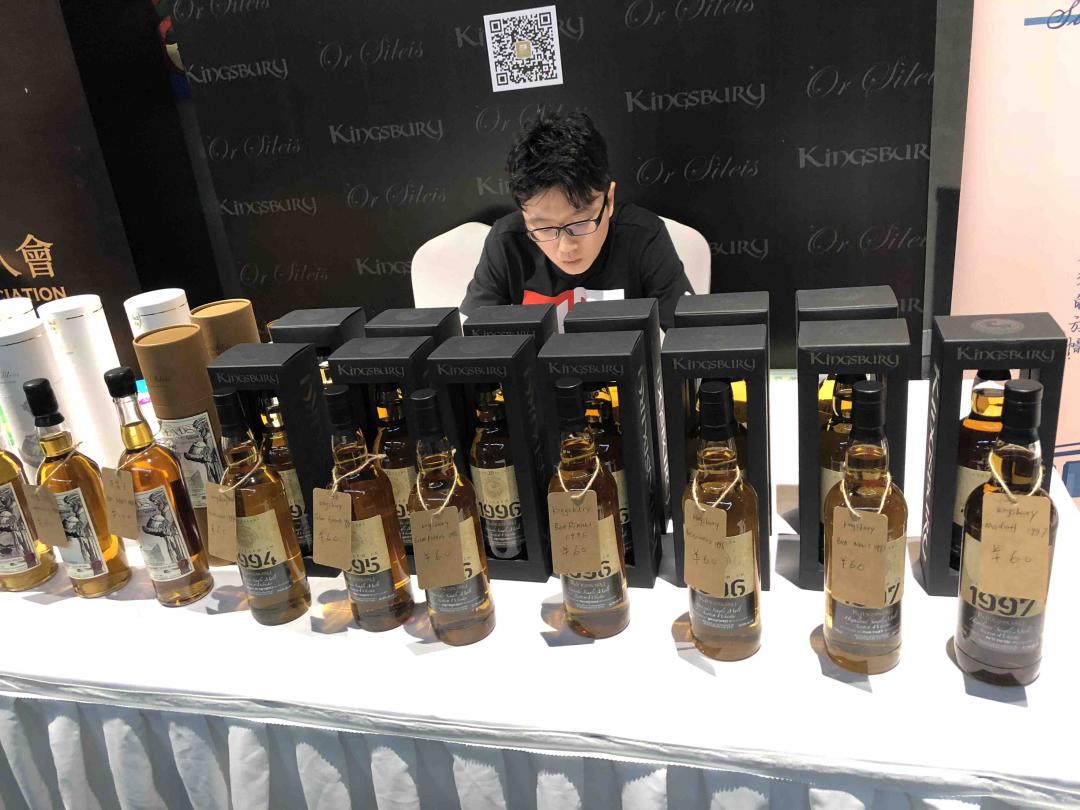 昨天现场一下子就喝多了