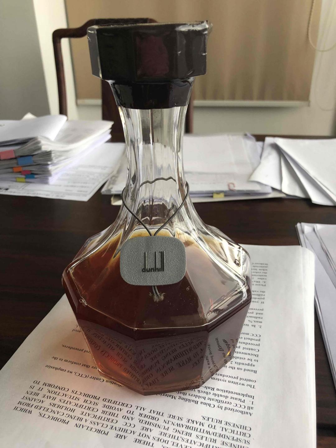 白马和DUNHILL有沉淀物和浑浊