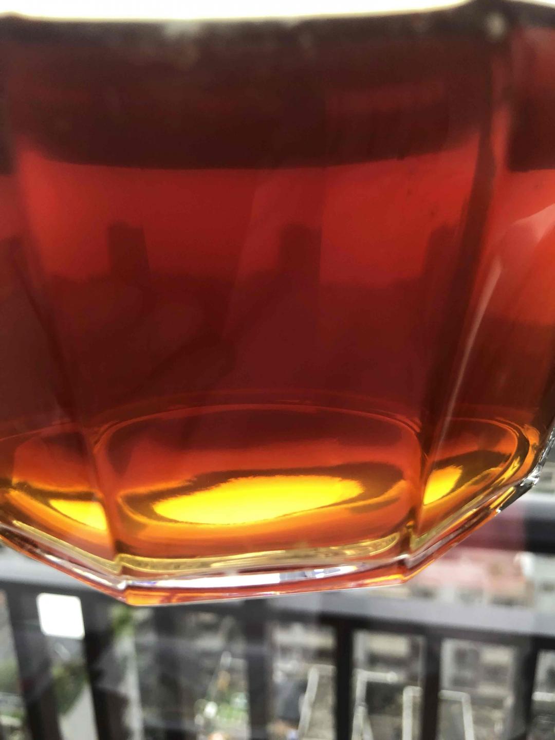 白马和DUNHILL有沉淀物和浑浊