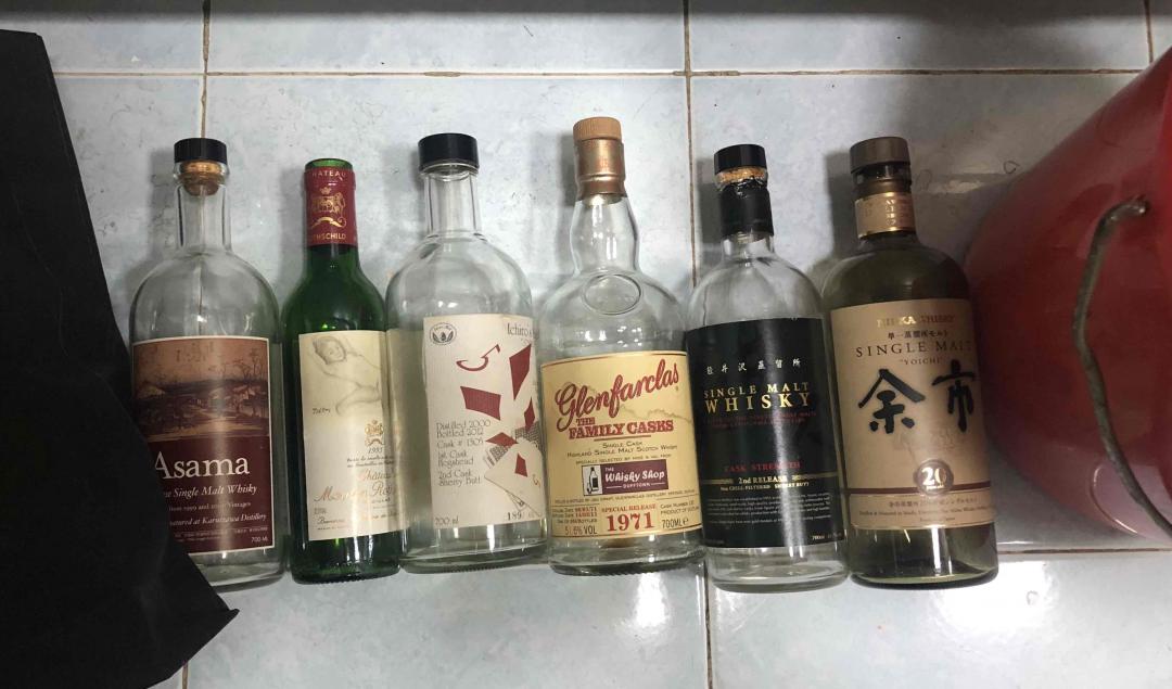 打扫卫生丢掉些空瓶