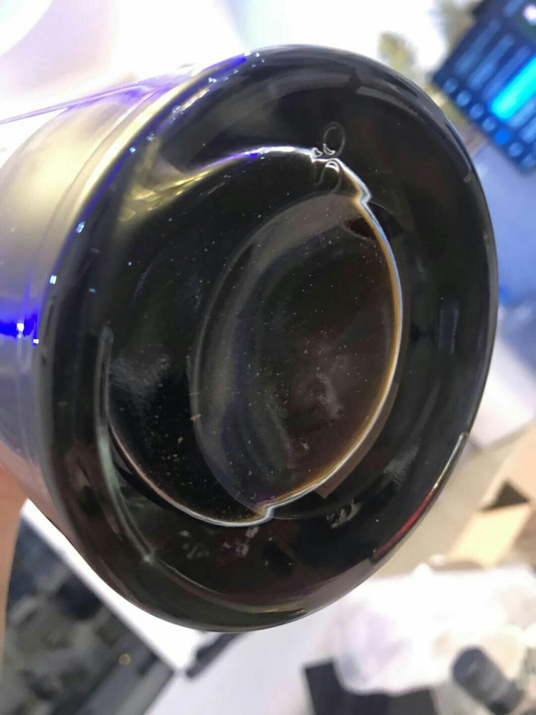 威士忌內容物裡的飄沈雜質正常嗎？什麼說法？求解，感謝酒友們說明。