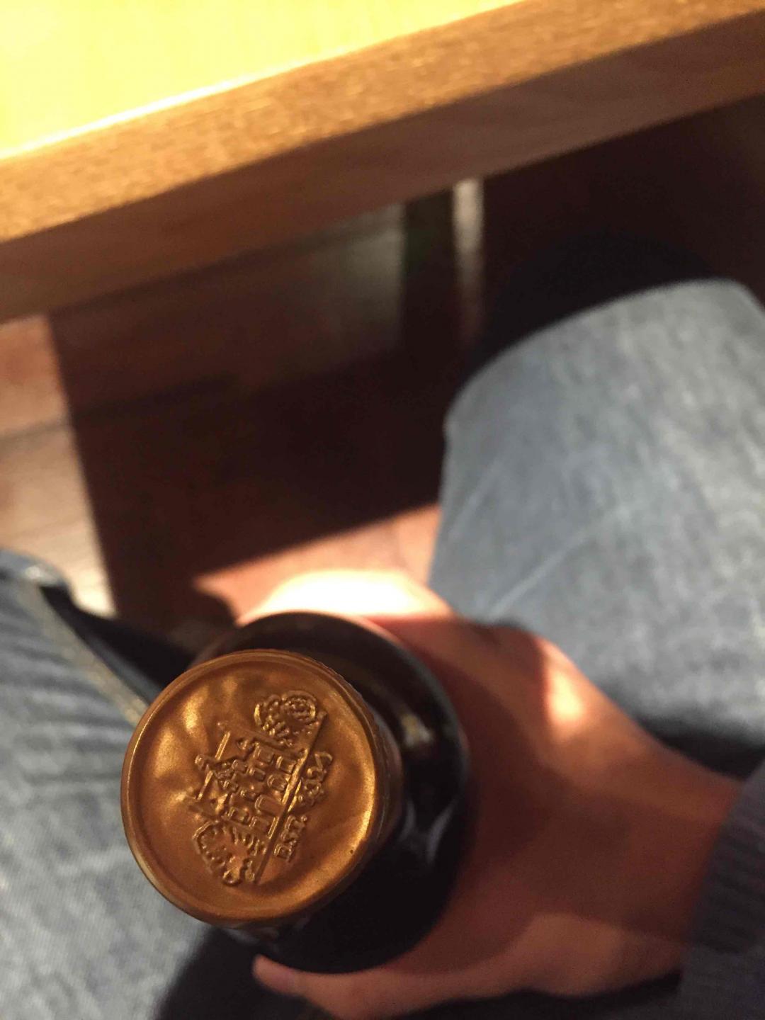 这只酒陈酿时间标注看不懂，是不是有问题，有大佬来解惑下吗