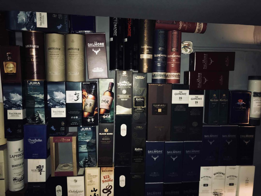 酒，不管贵贱，自己喜欢，好喝就行