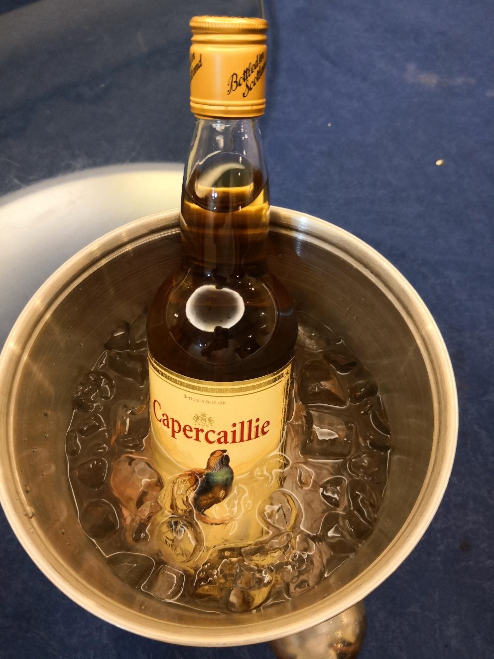 有明显的带甜的麦芽香味，口味的表现较为简单，不过其清爽及甜美的口味令此酒平易近人