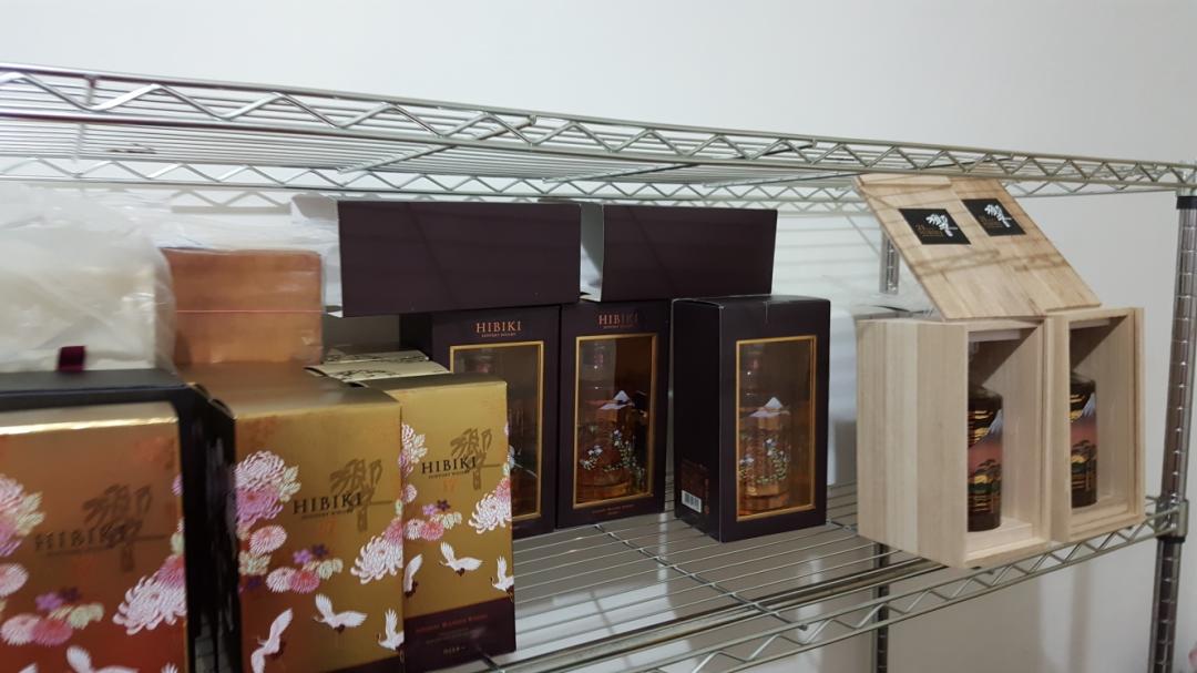 老婆不喜歡看到這些酒……只能收起來放酒庫😥😥😥