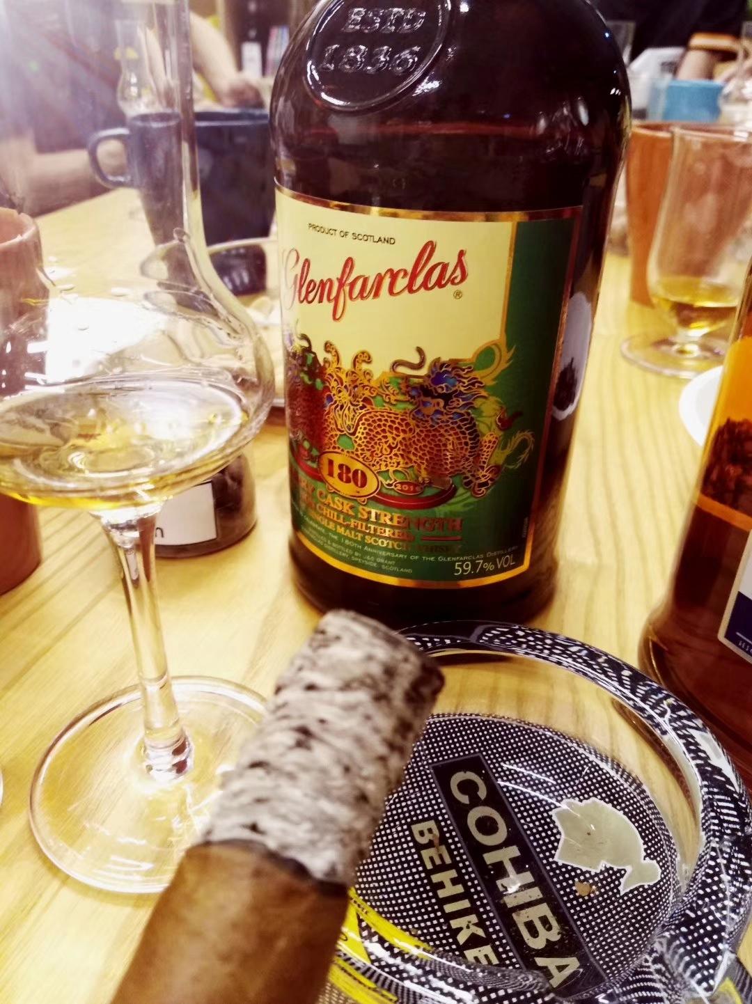 【Glenfarclas】Sheery Cask Strength，59.7%VOL，热情如火、奔放澎湃，让人“”欲罢不能……😎😎😎