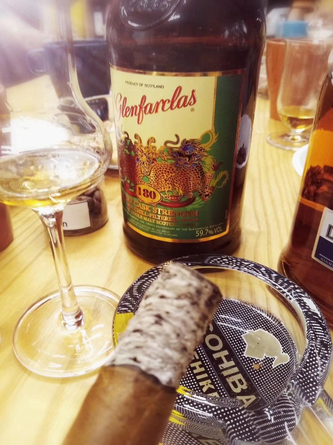 【Glenfarclas】Sheery Cask Strength，59.7%VOL，热情如火、奔放澎湃，让人“”欲罢不能……😎😎😎