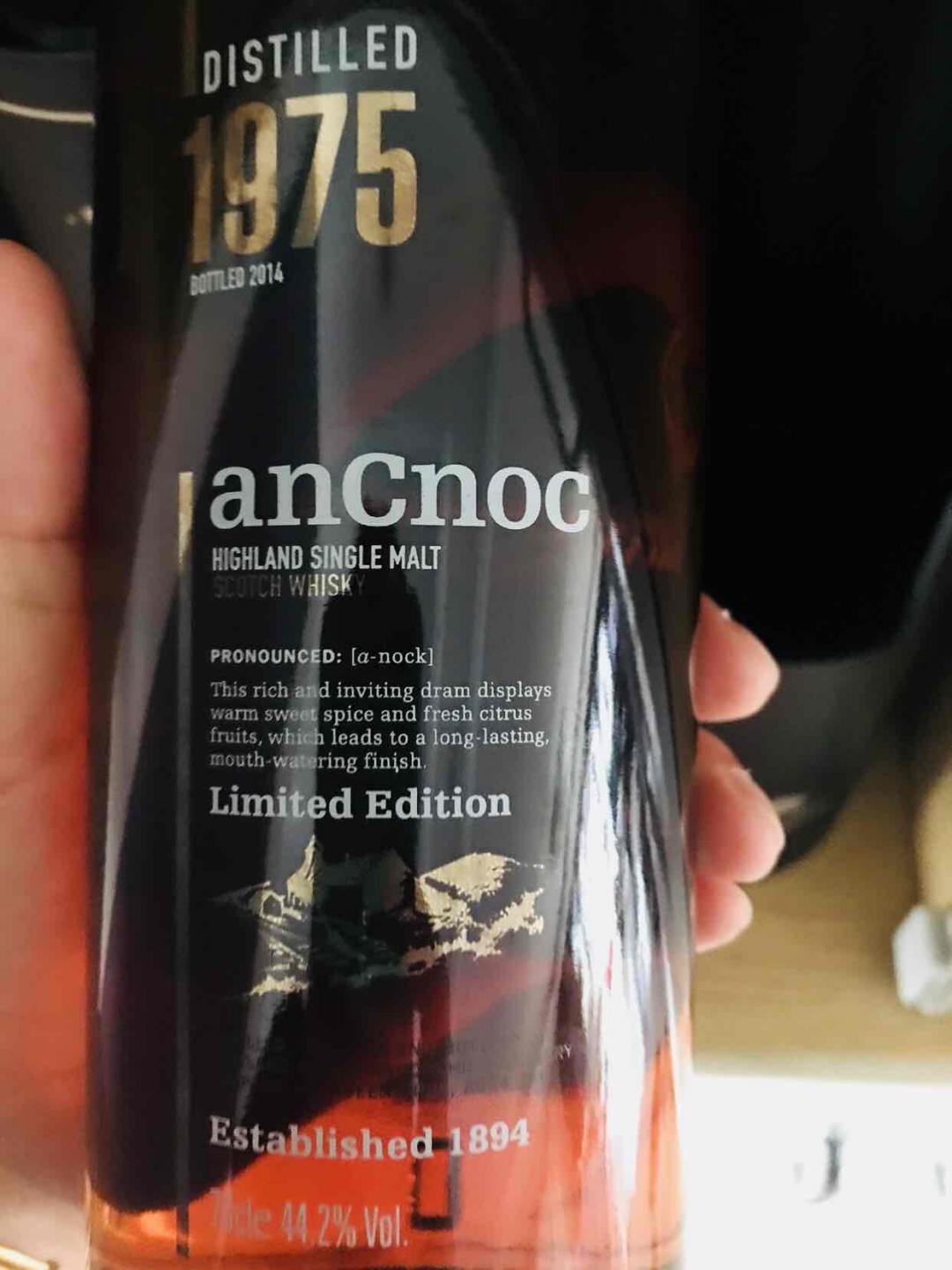 整理一下，帖下中文标签🏷️放不下了……卧室地板上都摆了几箱……听说克莱嘉赫23停产了，就把剩下的三十几支包圆了！