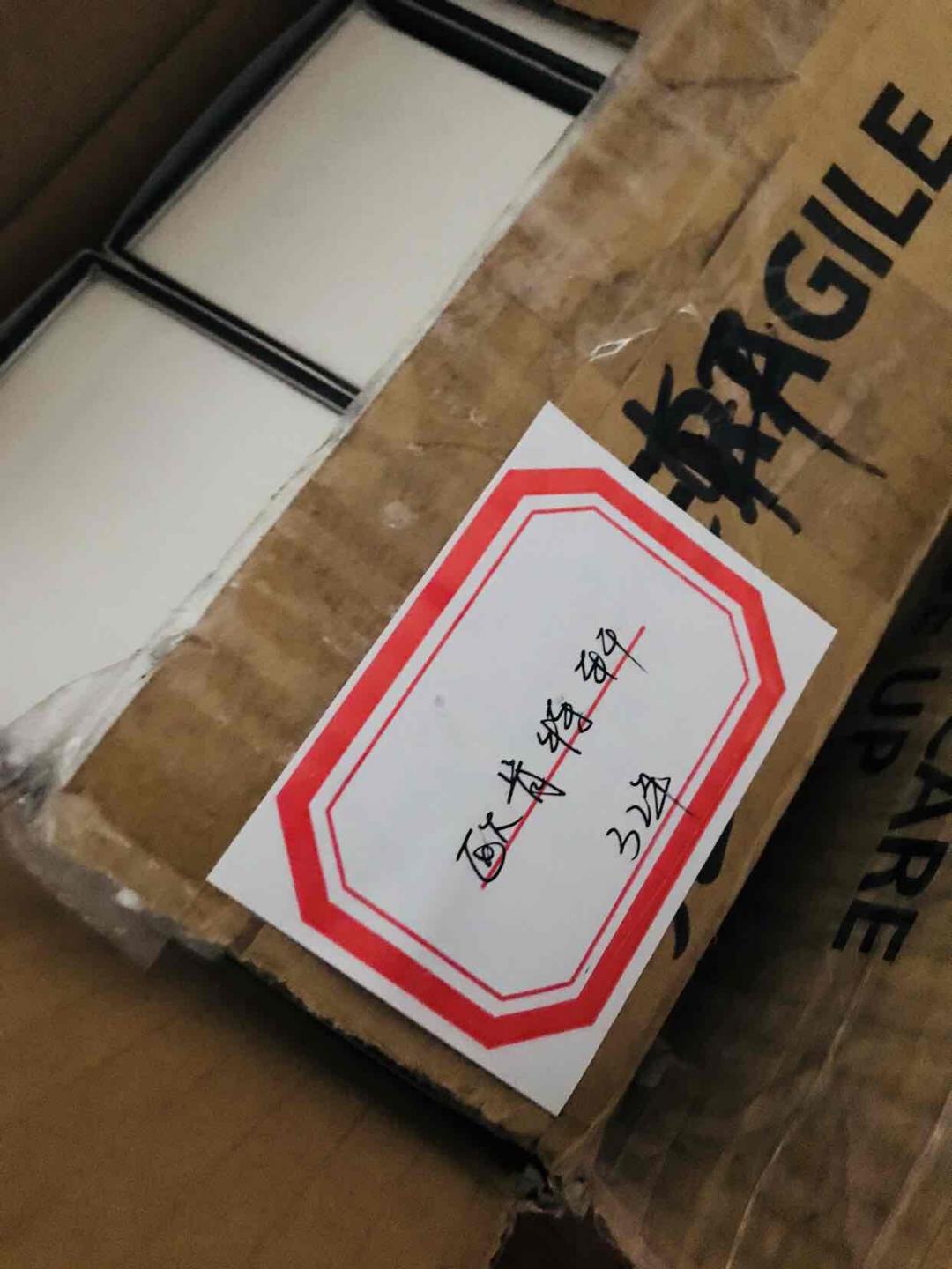 整理一下，帖下中文标签🏷️放不下了……卧室地板上都摆了几箱……听说克莱嘉赫23停产了，就把剩下的三十几支包圆了！