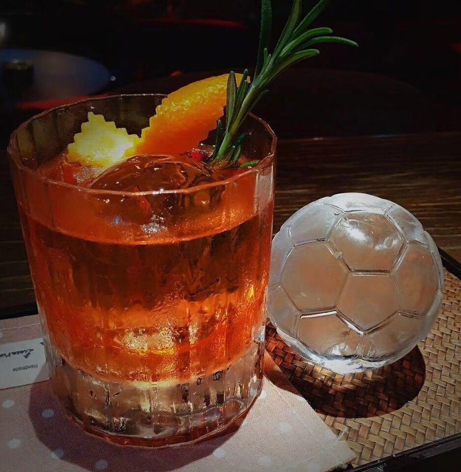 球冰已落伍，足球冰才应景，哈哈